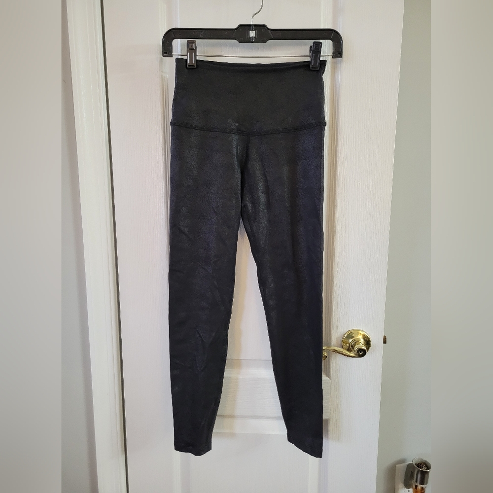 Beyond Yoga Leatherette Foil High Waisted Midi Leggings Size Small